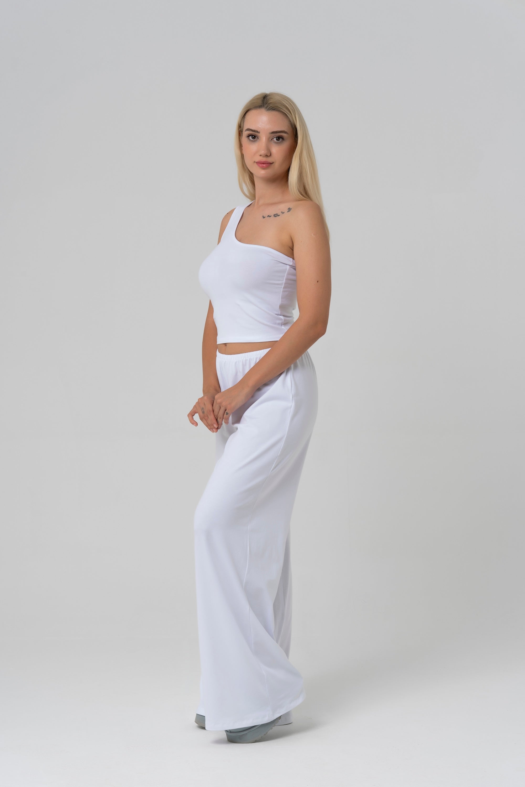 CAST Atlet — Beyaz