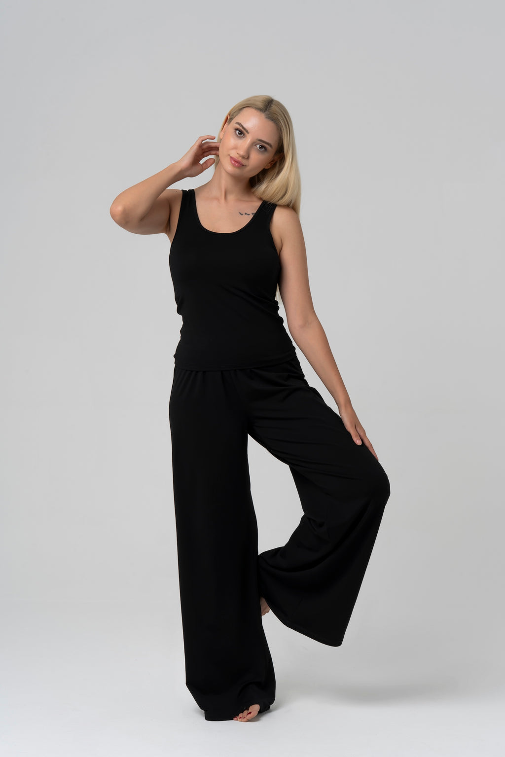 LUSH Atlet — Siyah