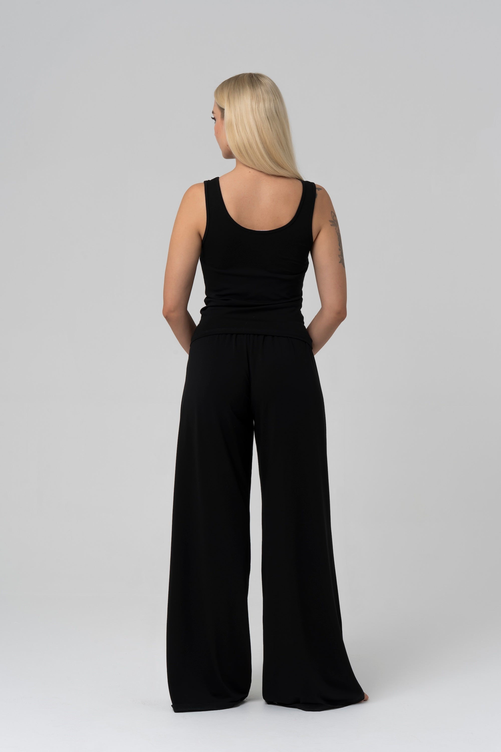 LUSH Atlet — Siyah