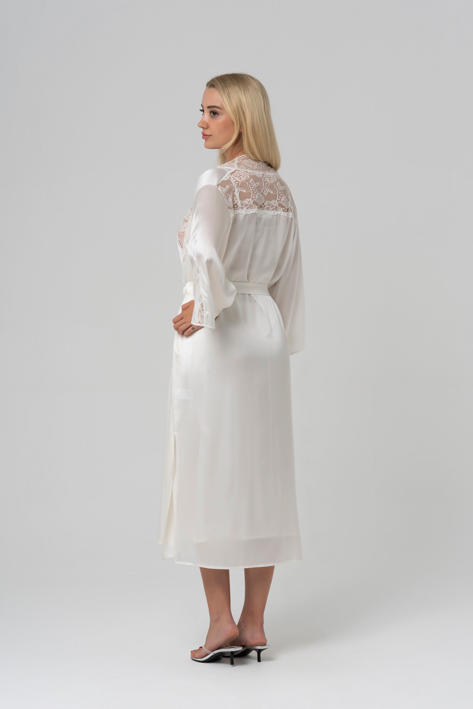 KILN Dantelli Kimono — Kırık Beyaz